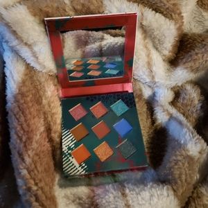 Living In Color eyeshadow palette